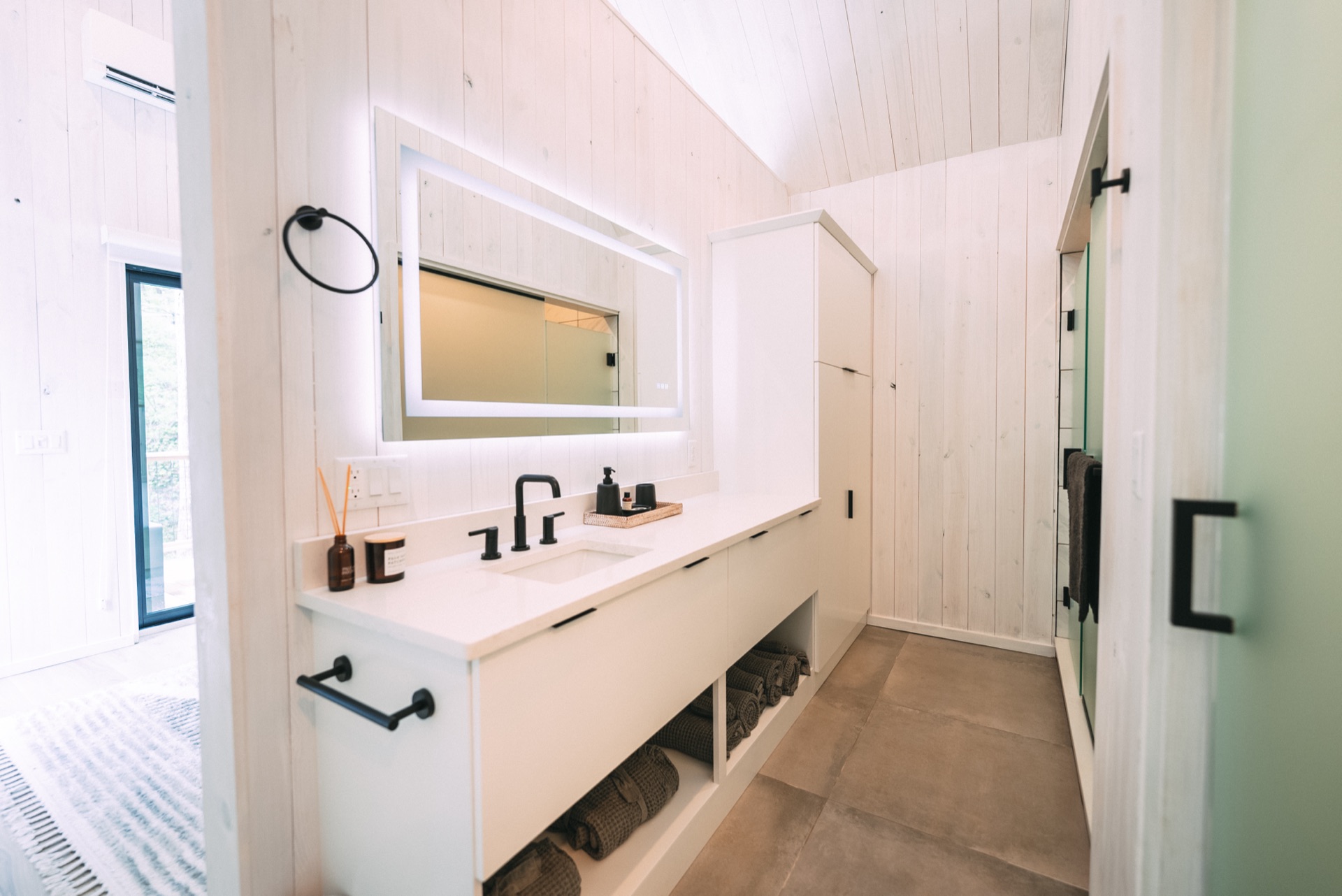 Creek Cabin — view 9