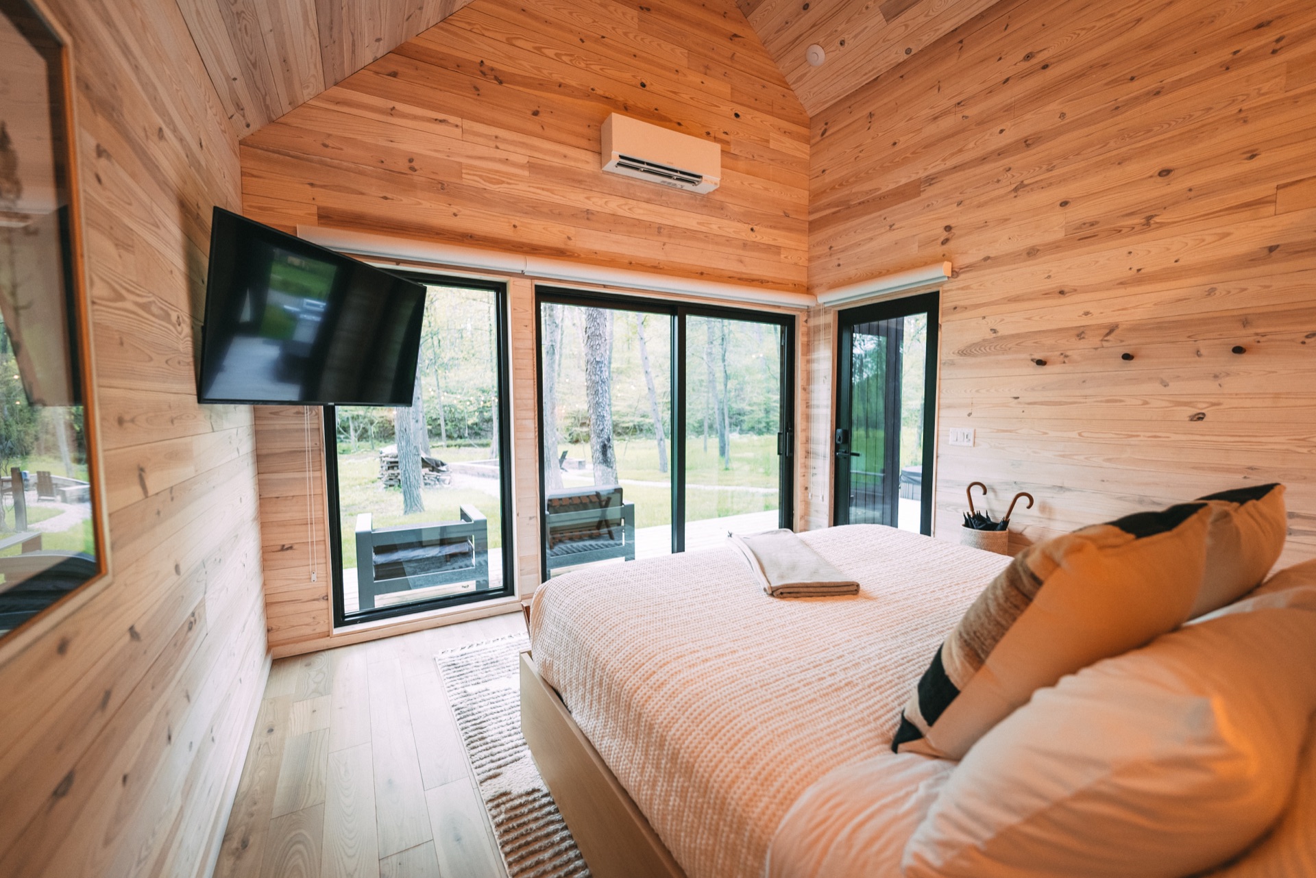 Pine Cabin — view 7