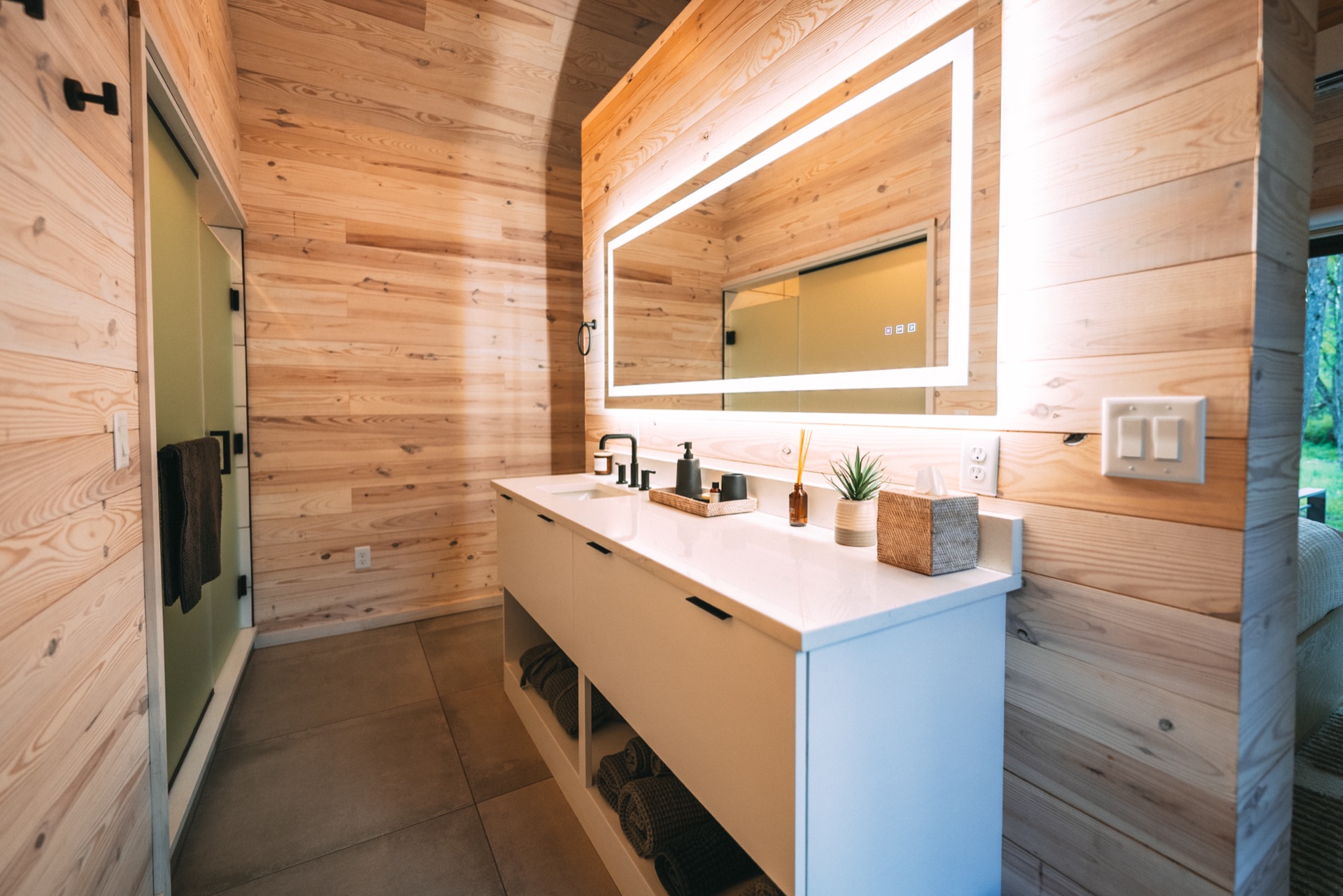 Pine Cabin — view 8