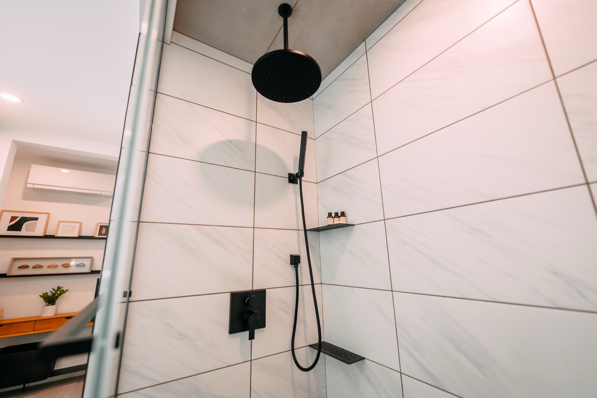 Rock Cabin — view 14