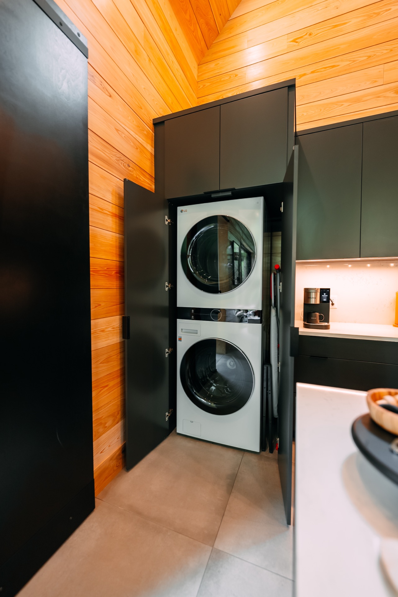 Rock Cabin — view 16